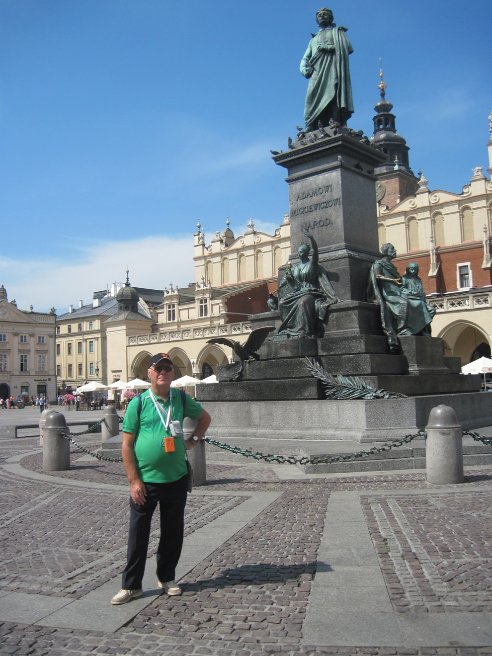 13- Cracovia-Monumento ad Adamowi Mickiewiczowi- poeta romantico polacco del 19° sec.in piazza Mercato
